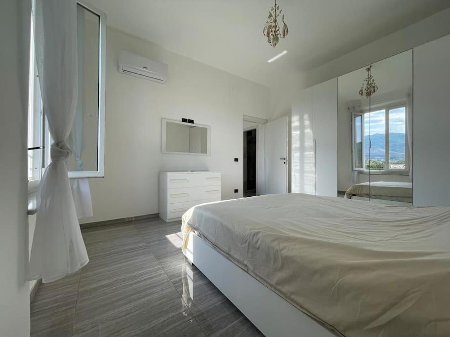 Winter Apartment Vado Ligure Exterior foto
